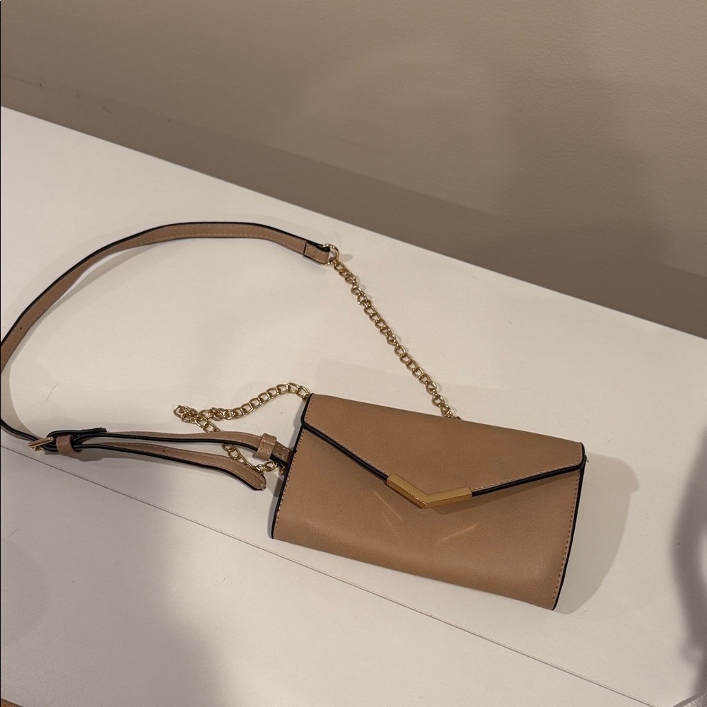 Elegant Tan Crossbody Bag